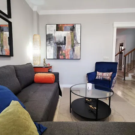 Casa Pareada Espectacular * 贝纳尔马德纳