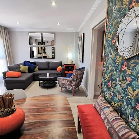 Casa Pareada Espectacular 贝纳尔马德纳
